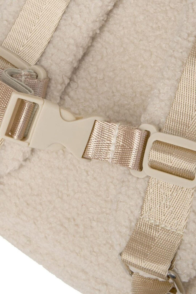 sternum strap buckle on kids Ava teddy backpack 